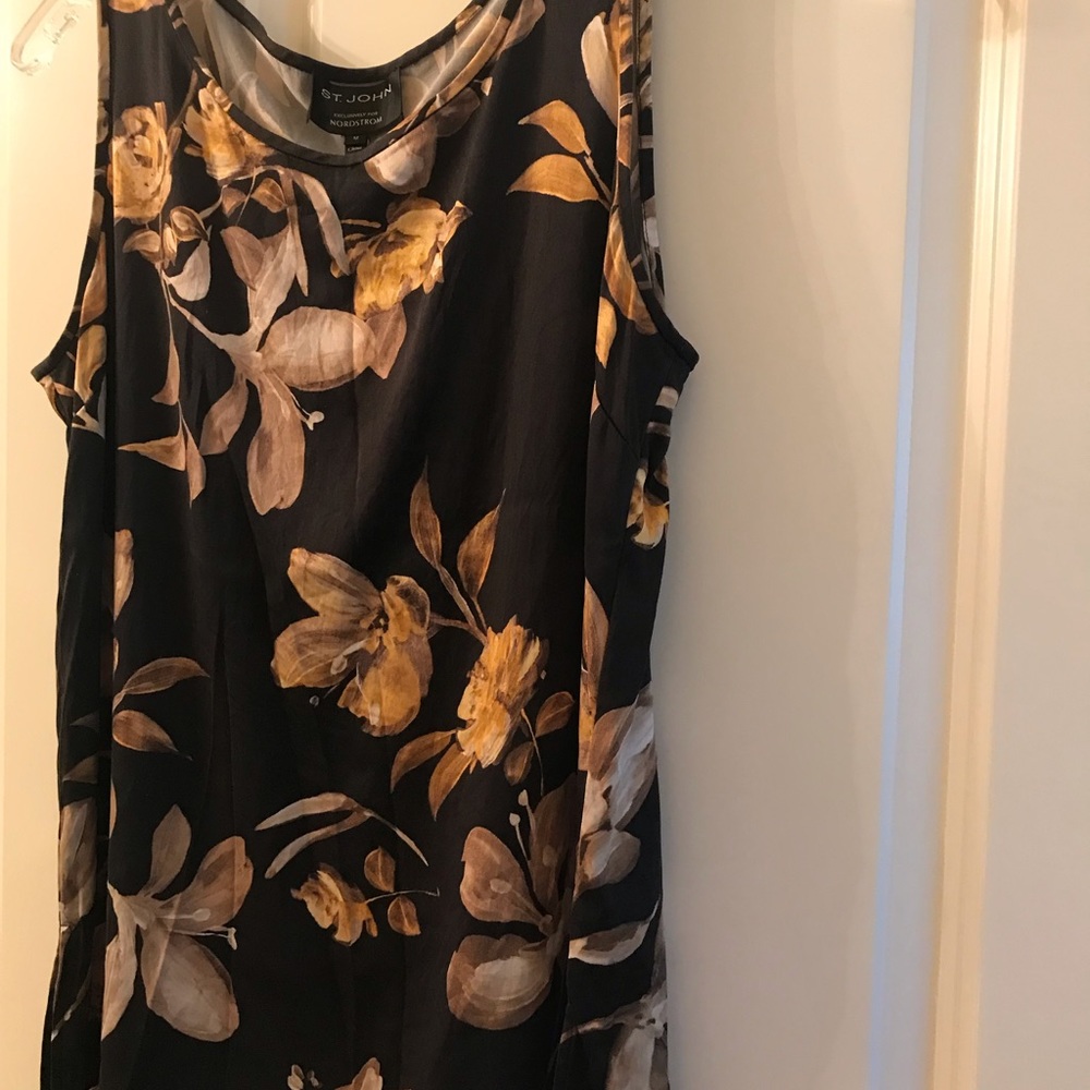St John Silk blouse in excellent condition.